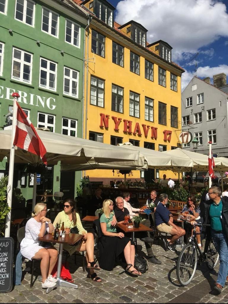Sveriges Minsta Hotell! Hotel Gruyere Landskrone Luaran gambar